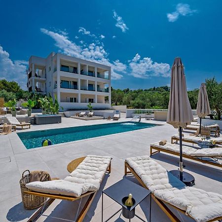 Luxury Villa Del Sogno With Pool, Jacuzzi, Parking Okrug Gornji Ngoại thất bức ảnh