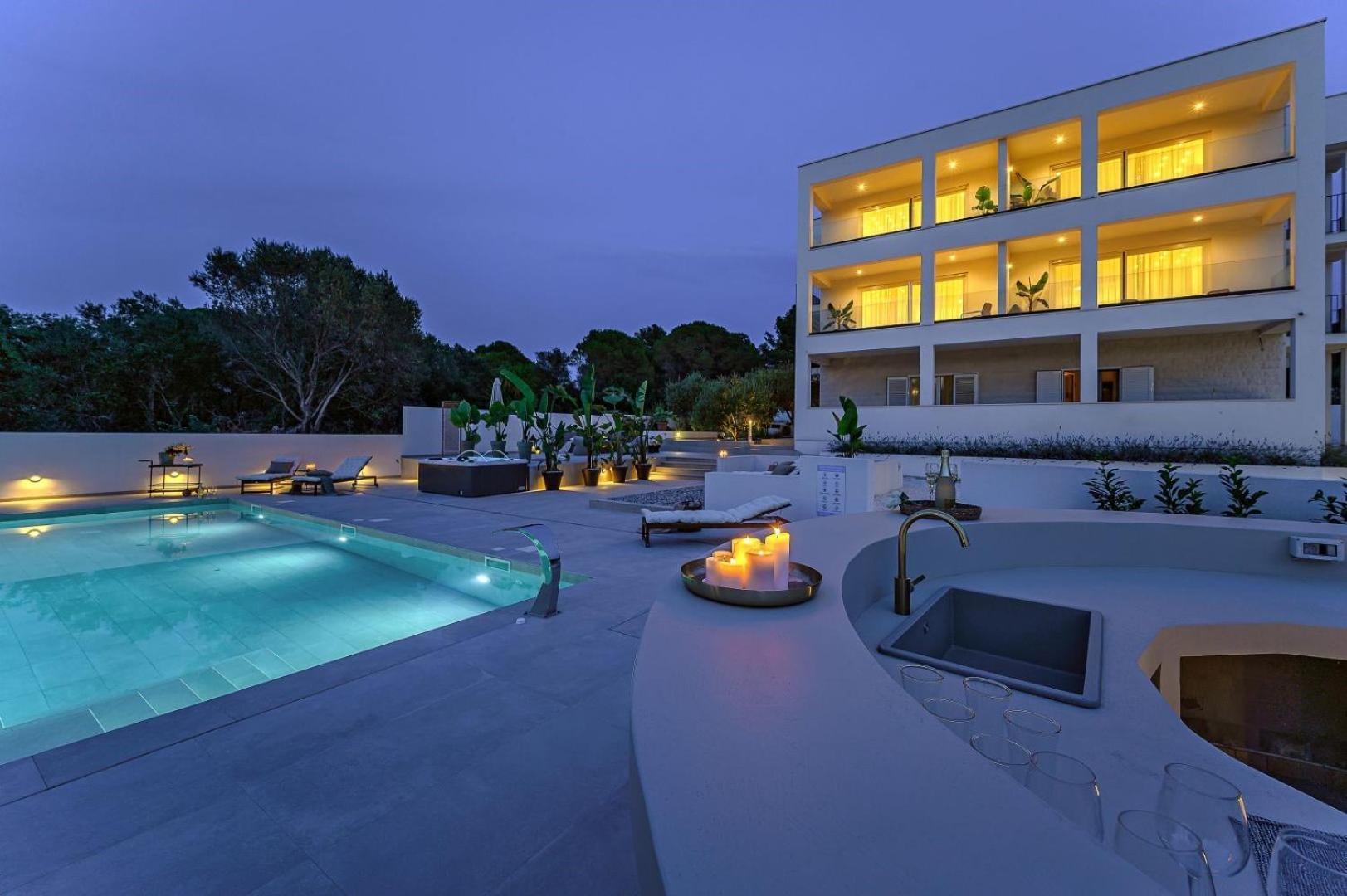 Luxury Villa Del Sogno With Pool, Jacuzzi, Parking Okrug Gornji Ngoại thất bức ảnh