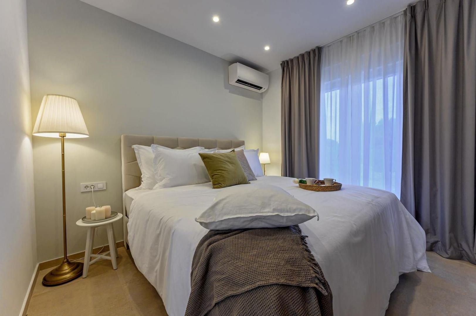 Luxury Villa Del Sogno With Pool, Jacuzzi, Parking Okrug Gornji Ngoại thất bức ảnh