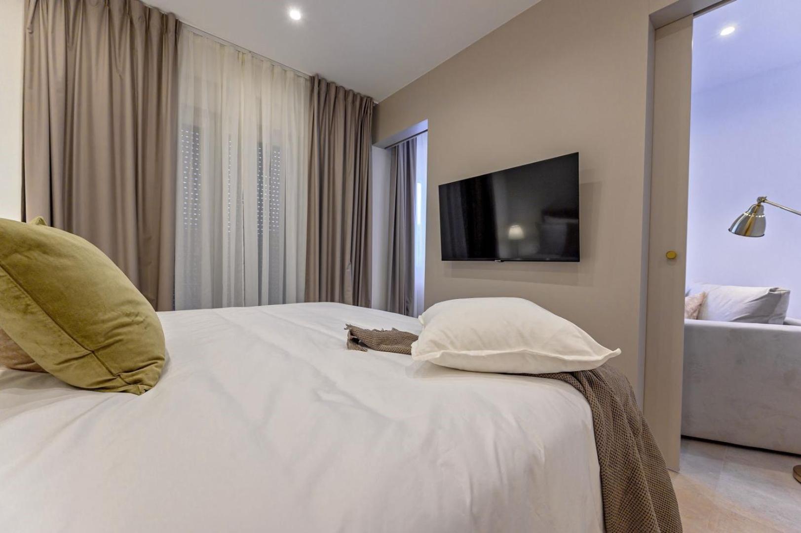 Luxury Villa Del Sogno With Pool, Jacuzzi, Parking Okrug Gornji Ngoại thất bức ảnh
