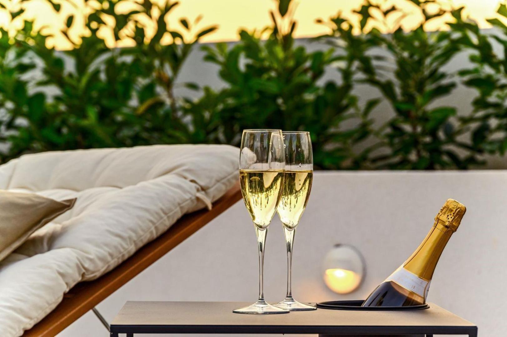 Luxury Villa Del Sogno With Pool, Jacuzzi, Parking Okrug Gornji Ngoại thất bức ảnh