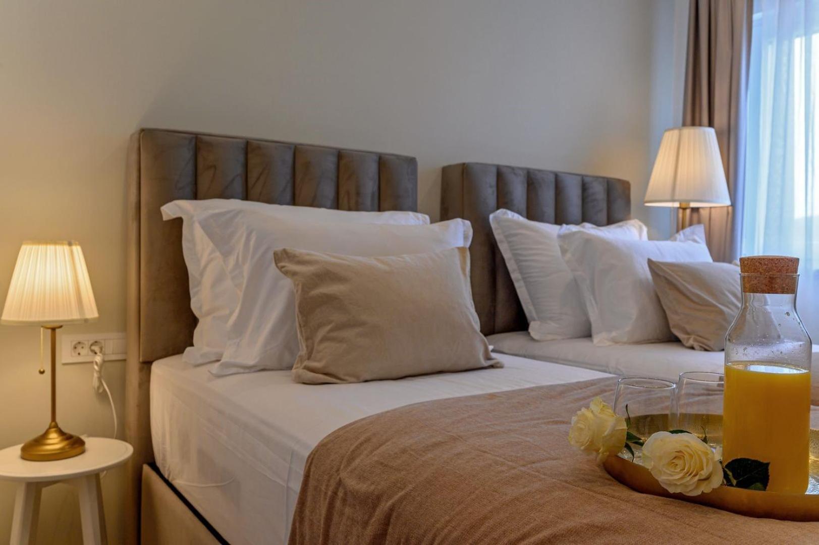 Luxury Villa Del Sogno With Pool, Jacuzzi, Parking Okrug Gornji Ngoại thất bức ảnh