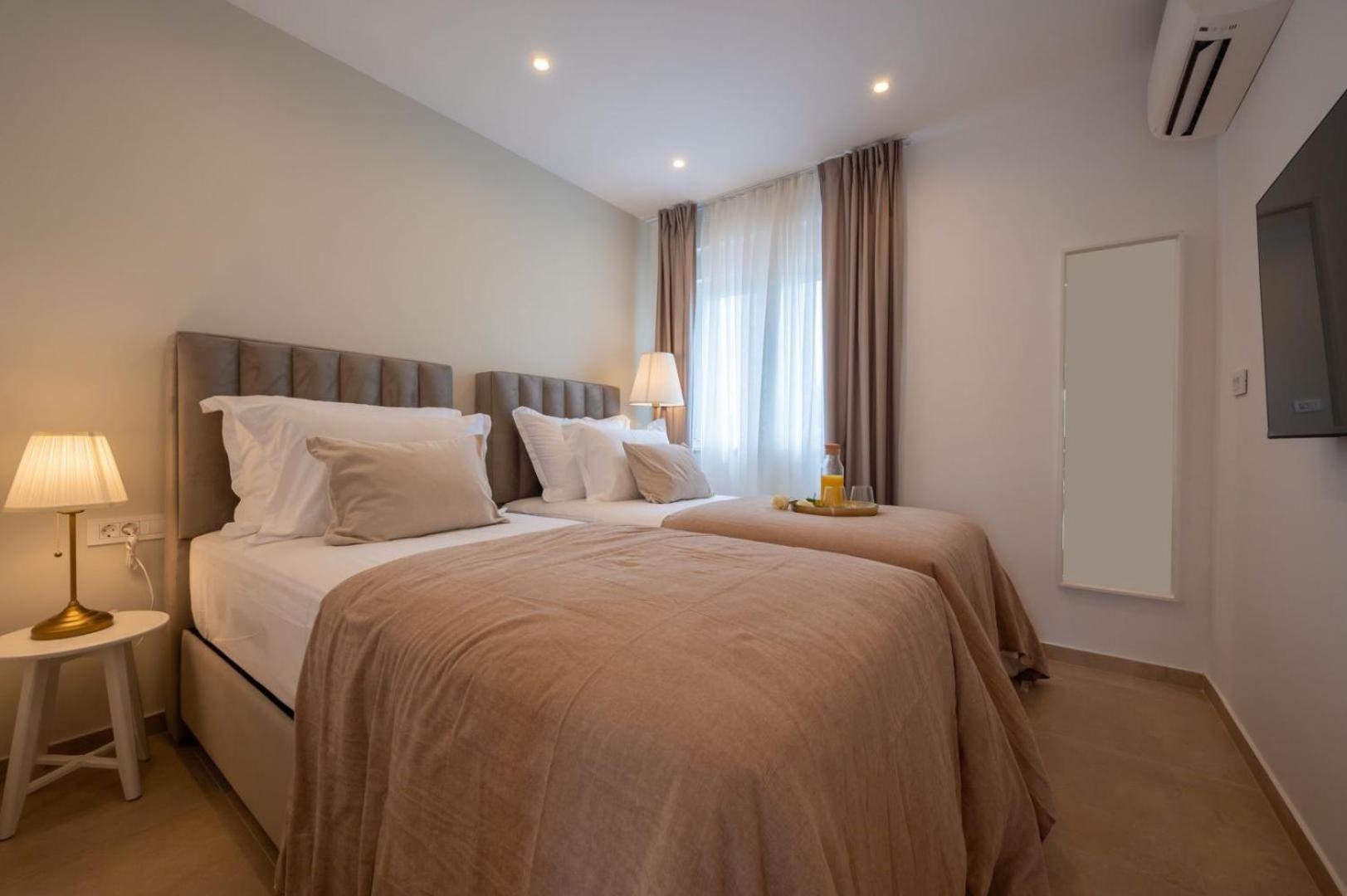 Luxury Villa Del Sogno With Pool, Jacuzzi, Parking Okrug Gornji Ngoại thất bức ảnh