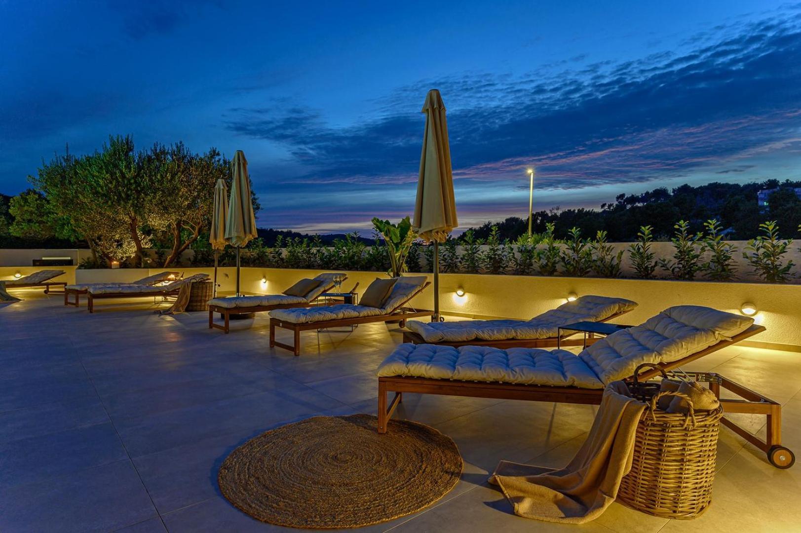 Luxury Villa Del Sogno With Pool, Jacuzzi, Parking Okrug Gornji Ngoại thất bức ảnh